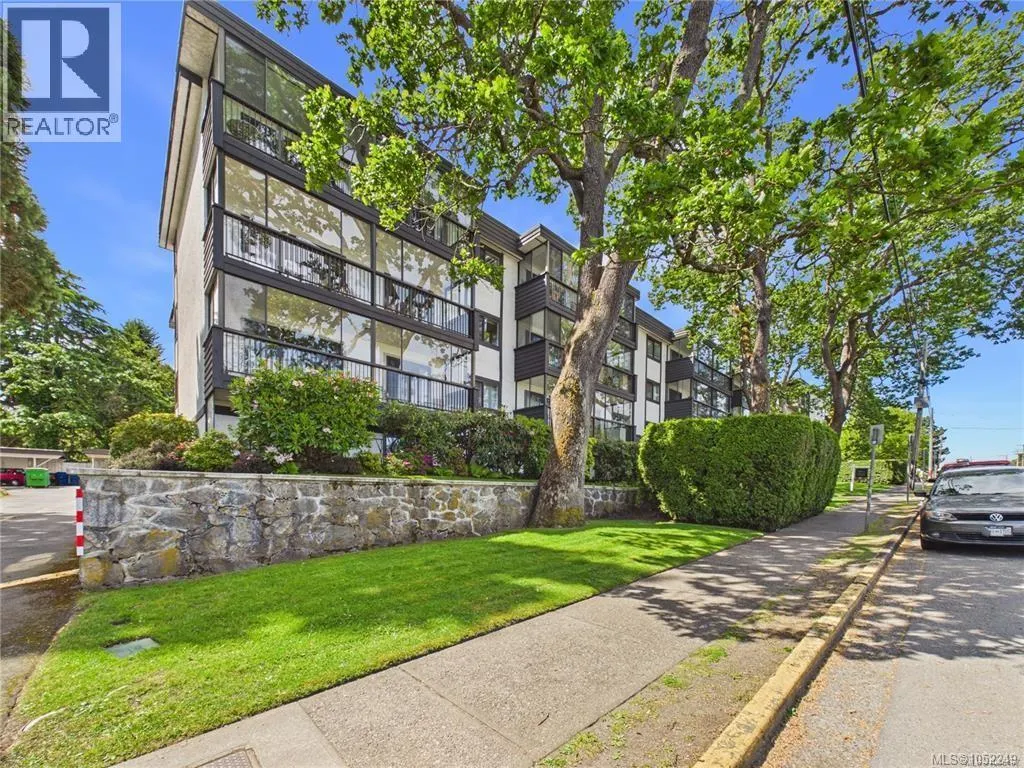 401 1665 Oak Bay Ave
