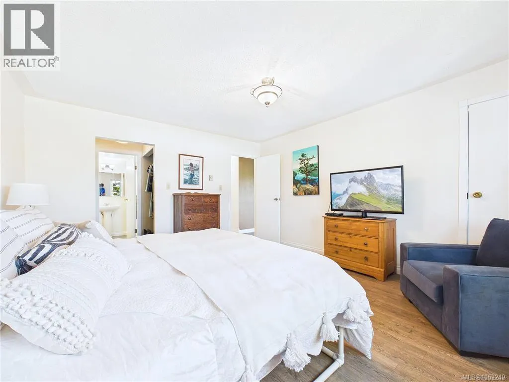 401 1665 Oak Bay Ave
