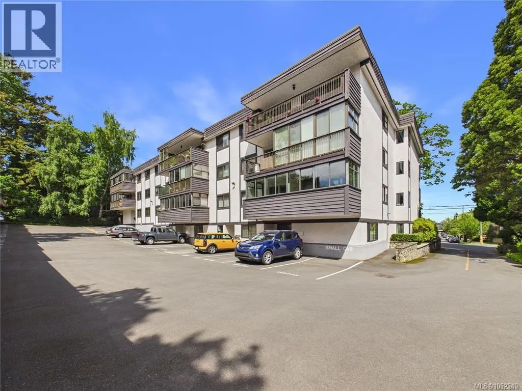 401 1665 Oak Bay Ave