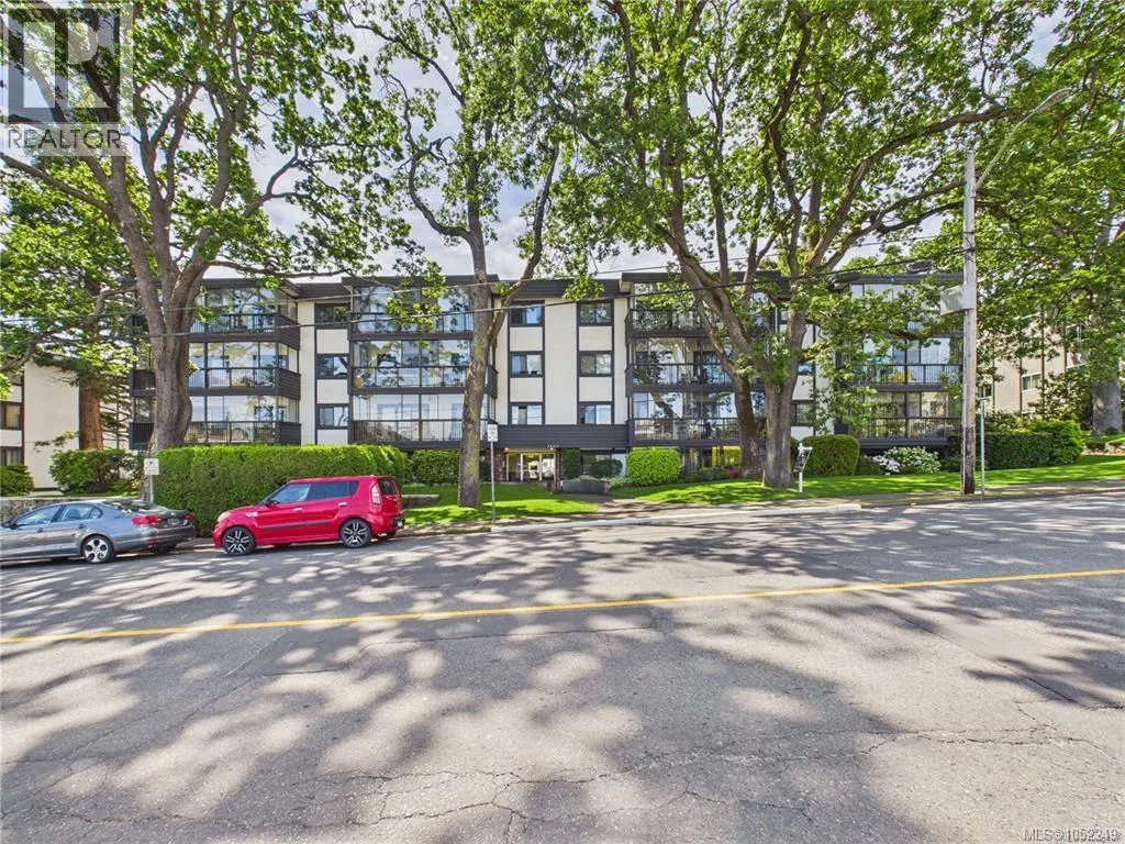 401 1665 Oak Bay Ave