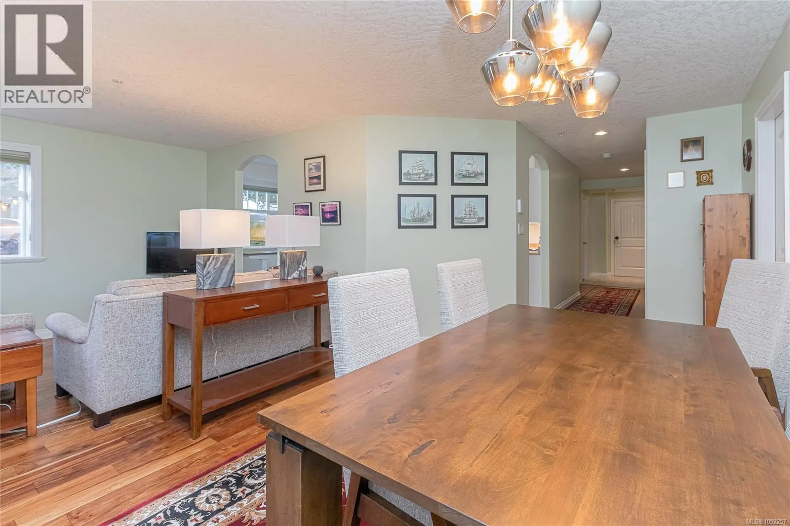 102 2318 James White Blvd