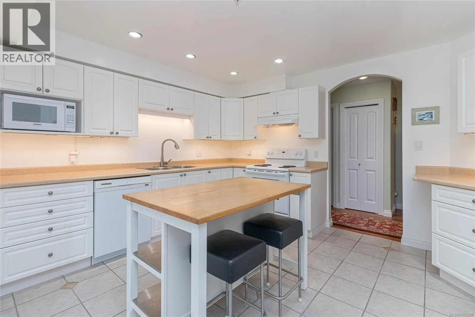 102 2318 James White Blvd