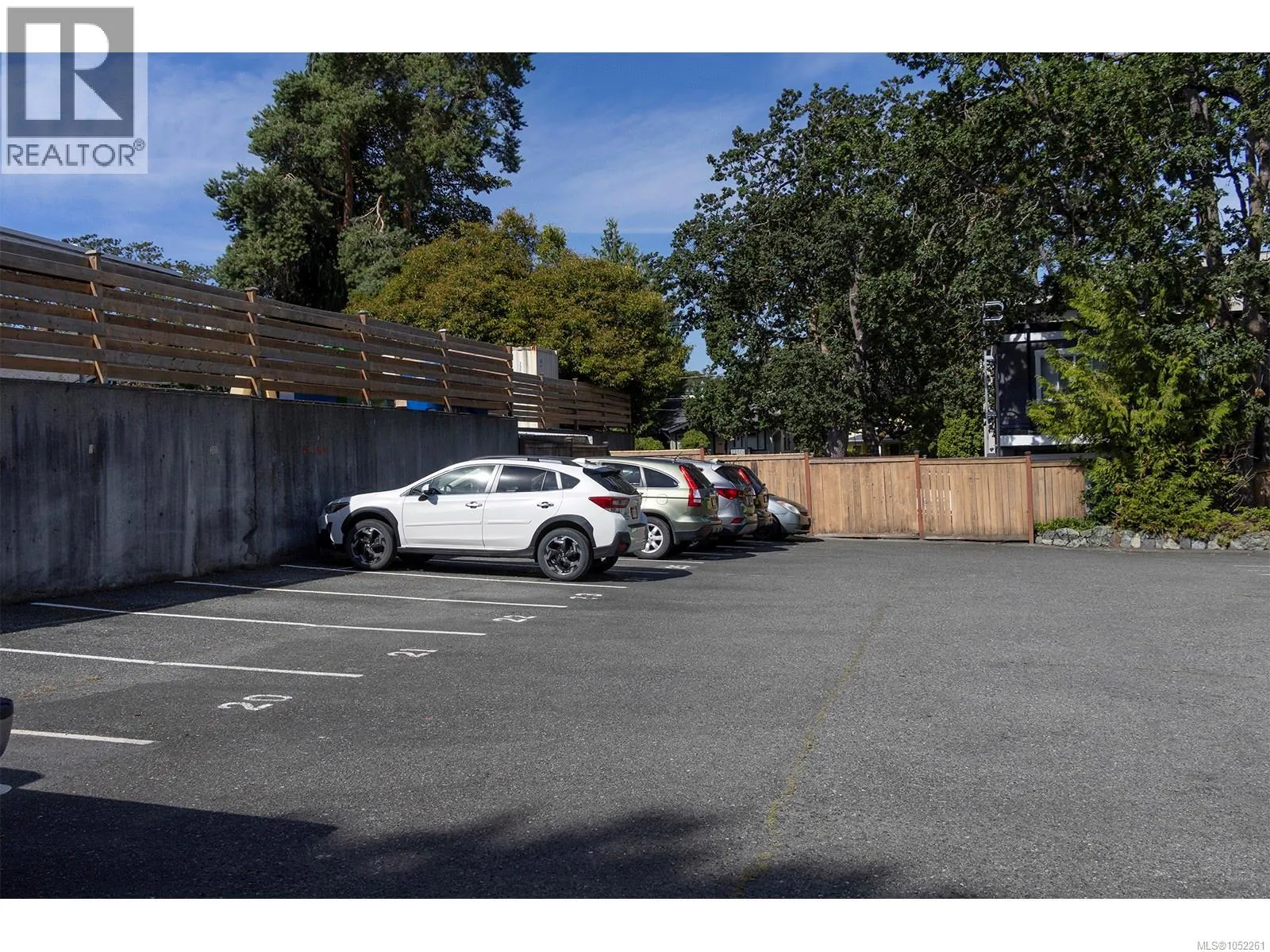 307 2095 Oak Bay Ave