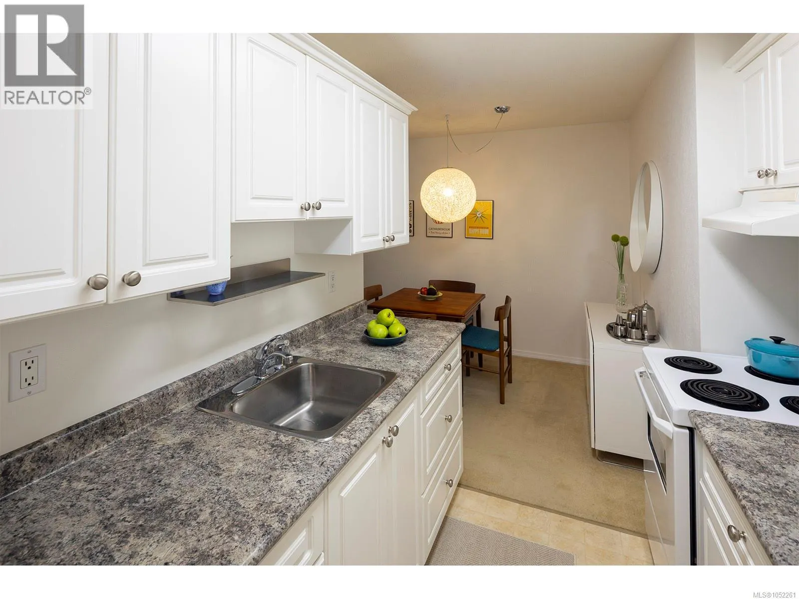 307 2095 Oak Bay Ave