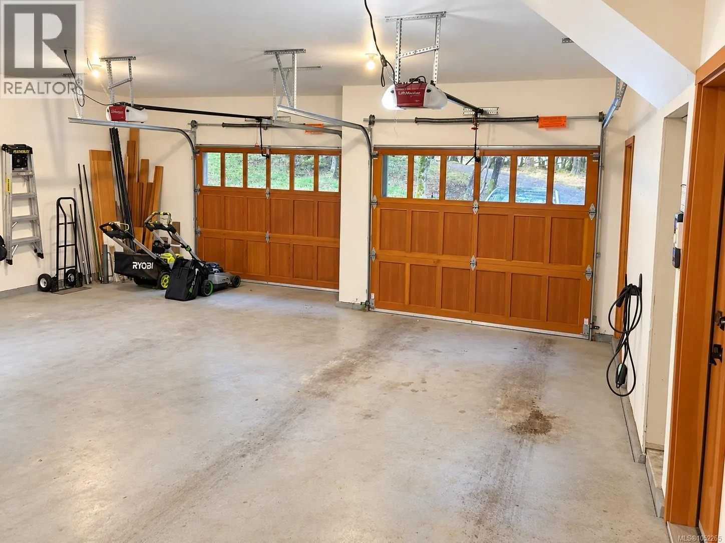 123 Murrelet Pl