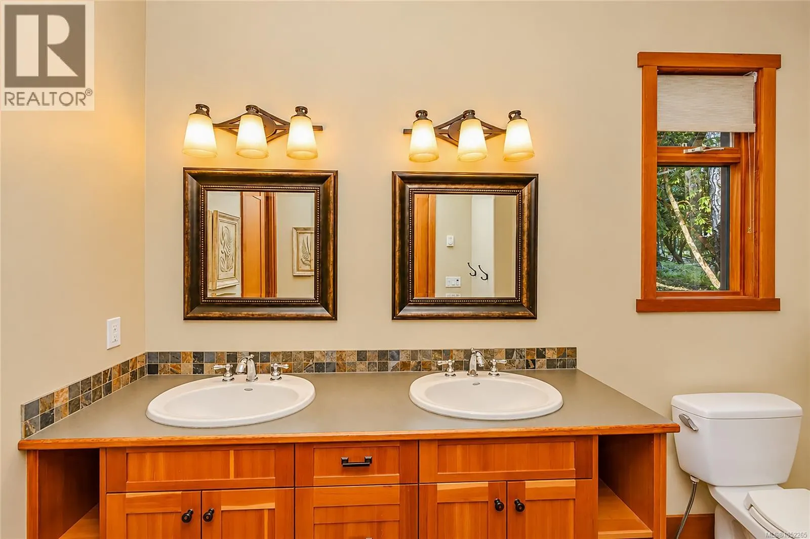 123 Murrelet Pl