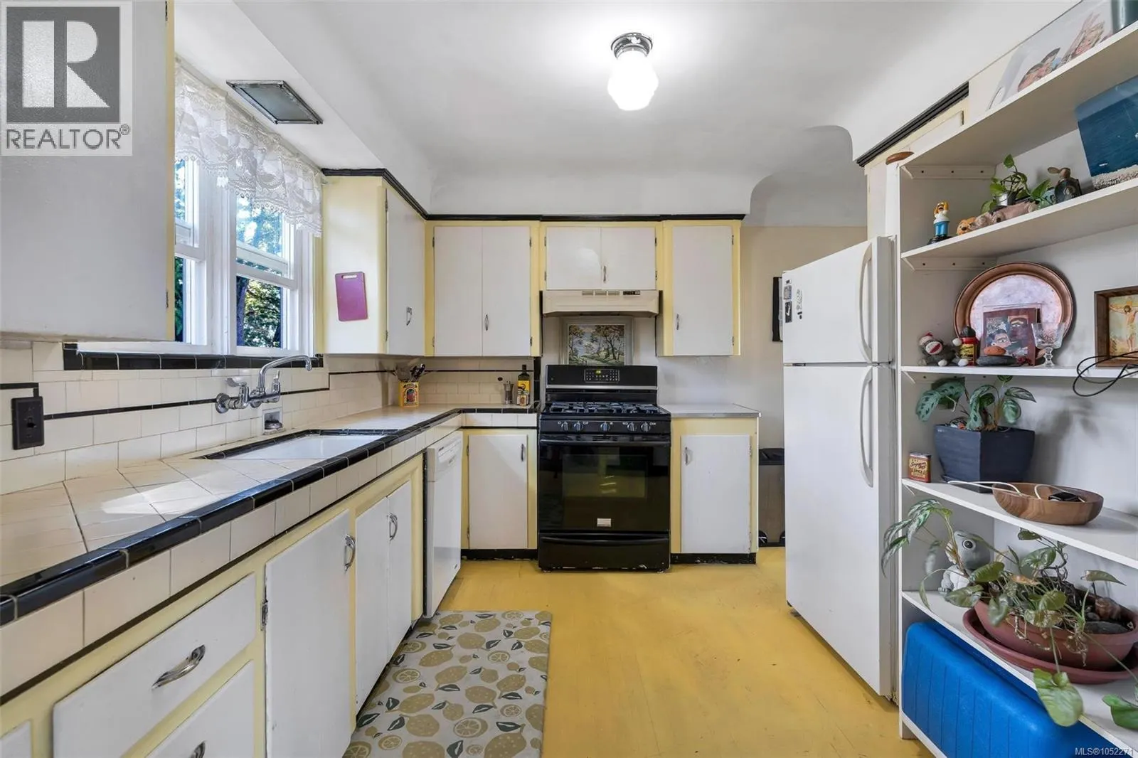 847 Old Esquimalt Rd