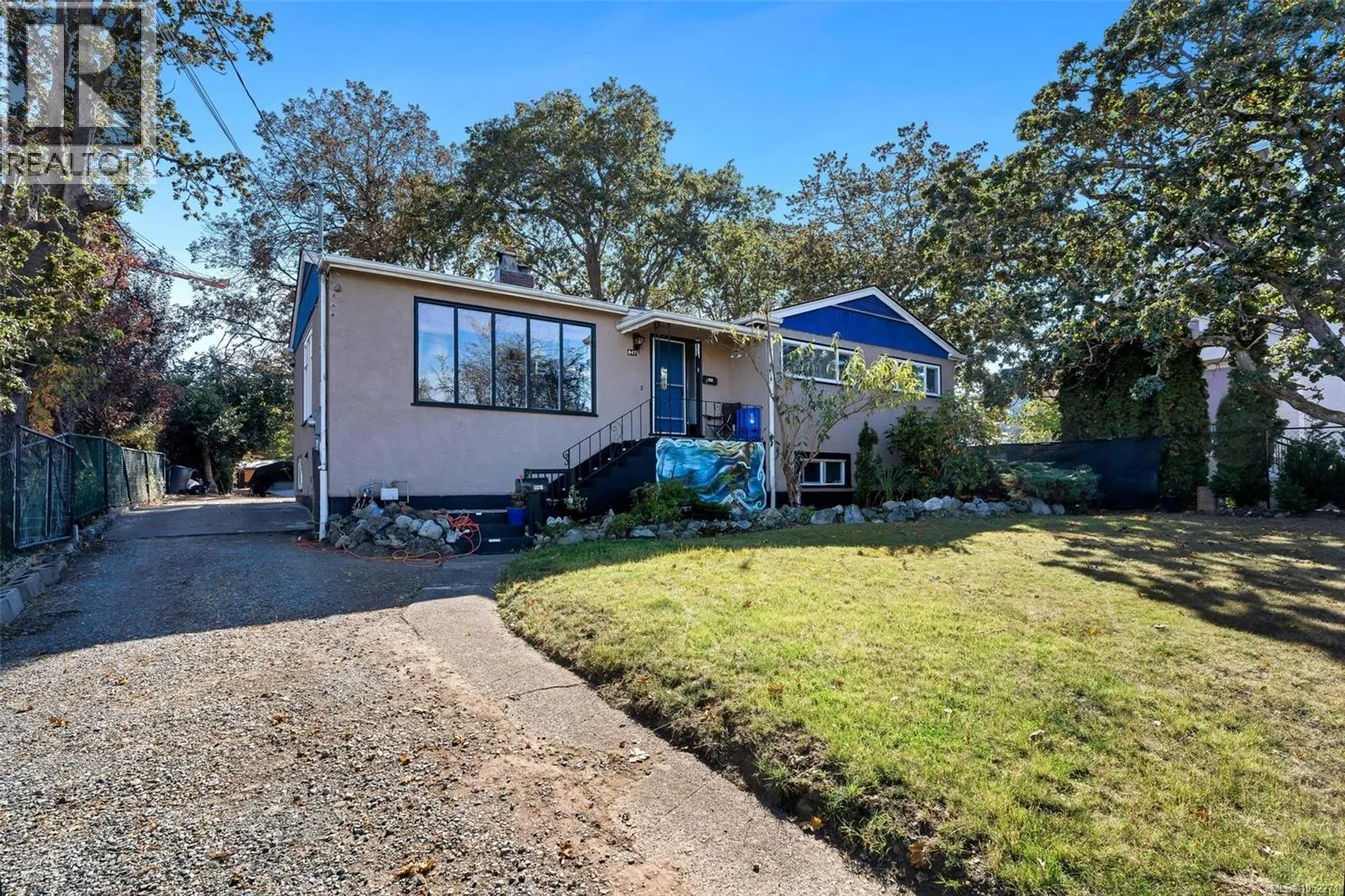 847 Old Esquimalt Rd
