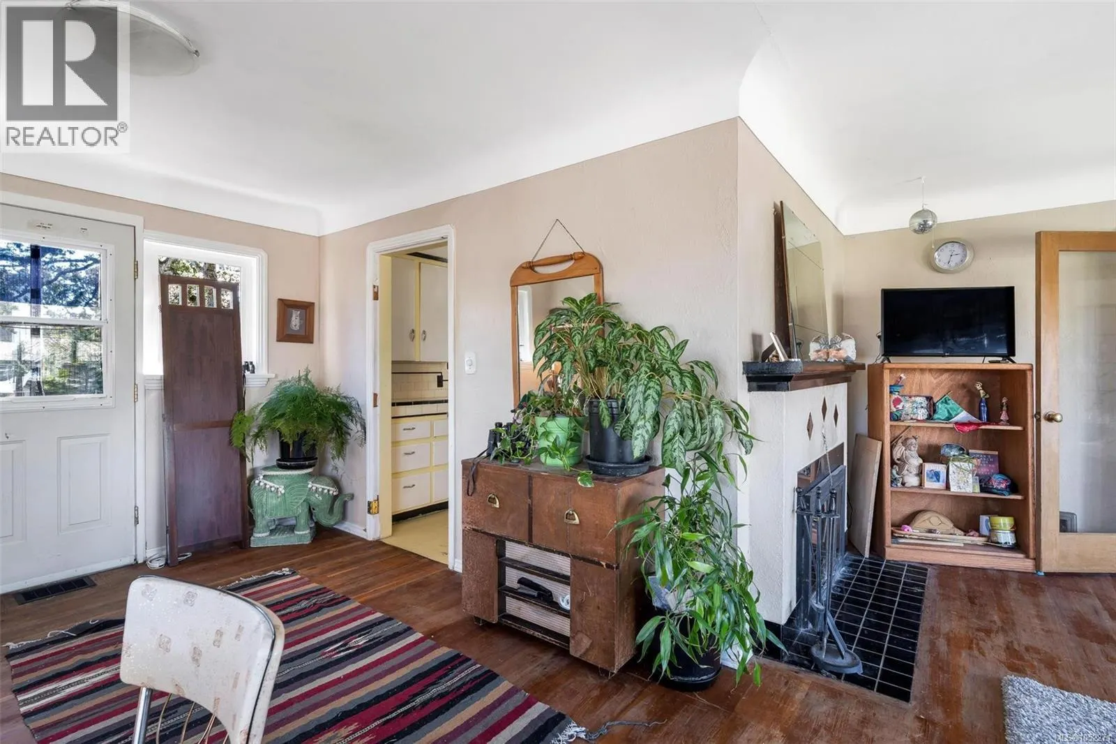 847 Old Esquimalt Rd