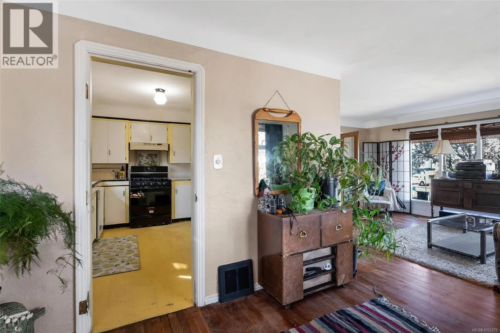 847 Old Esquimalt Rd