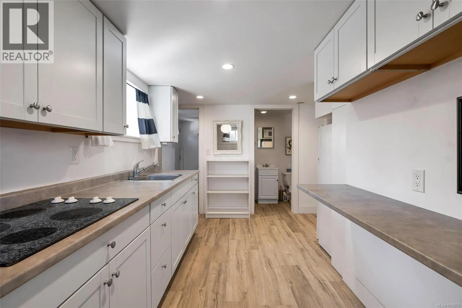 847 Old Esquimalt Rd