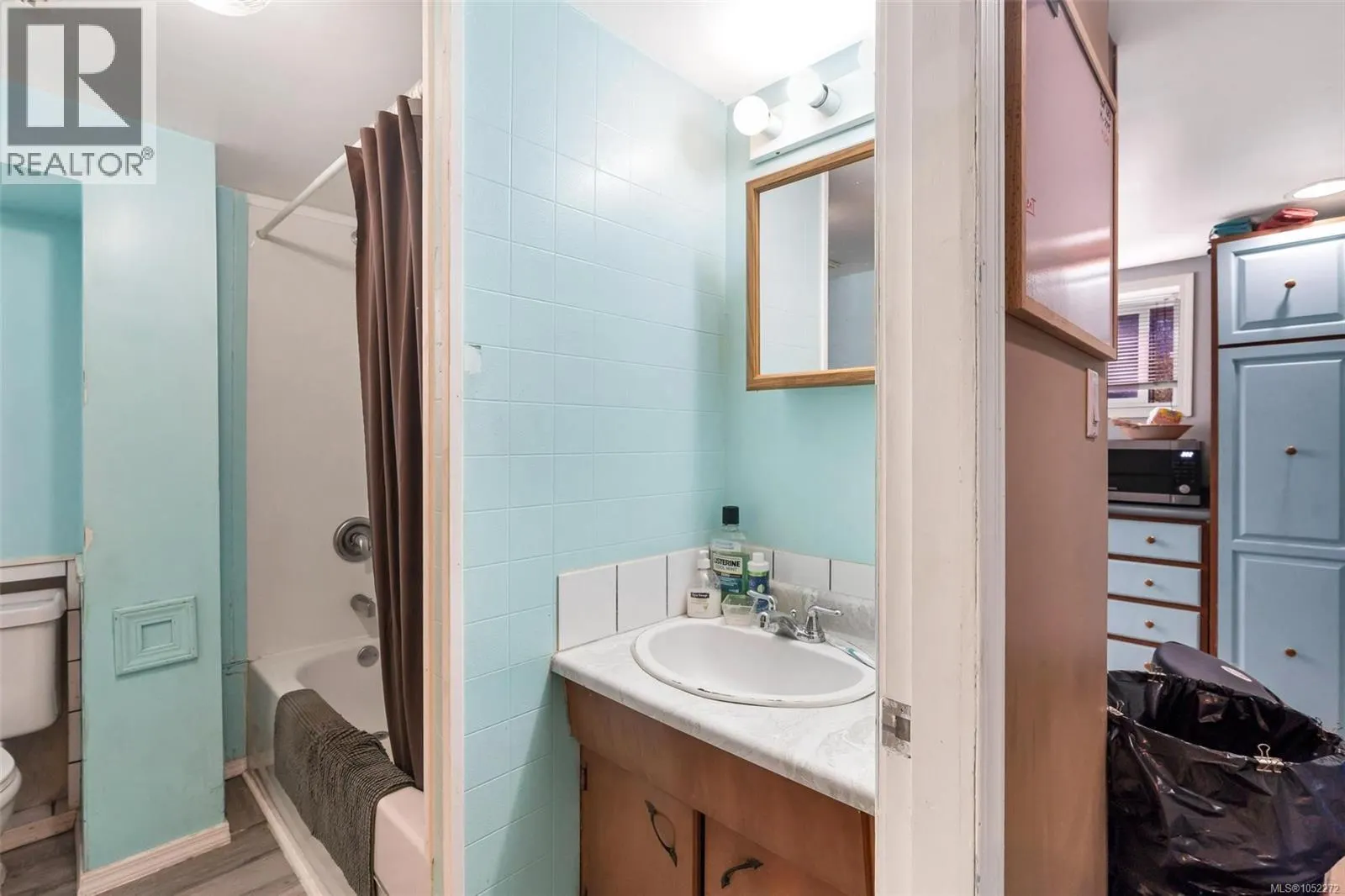 847 Old Esquimalt Rd