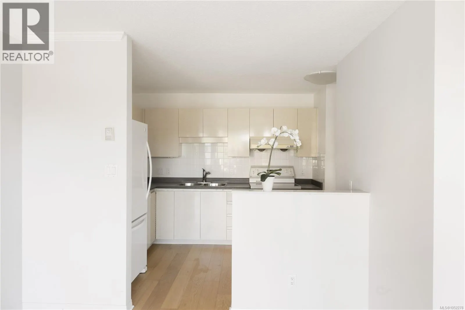 203 11 Cooperage Pl