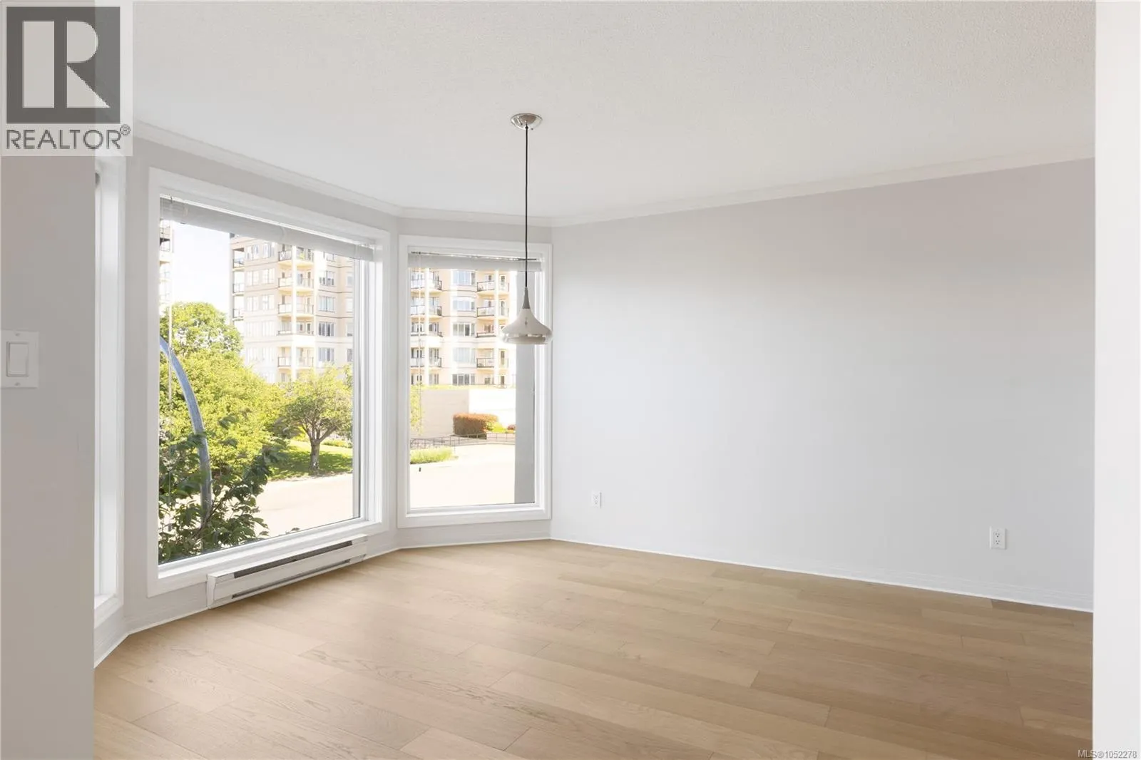 203 11 Cooperage Pl