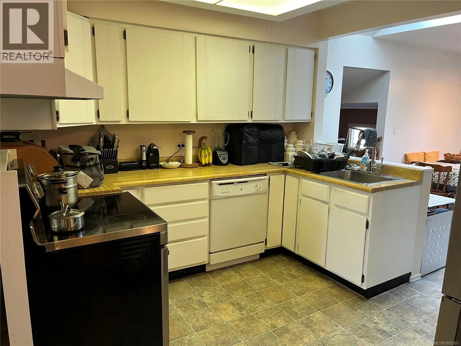 845 Old Esquimalt Rd