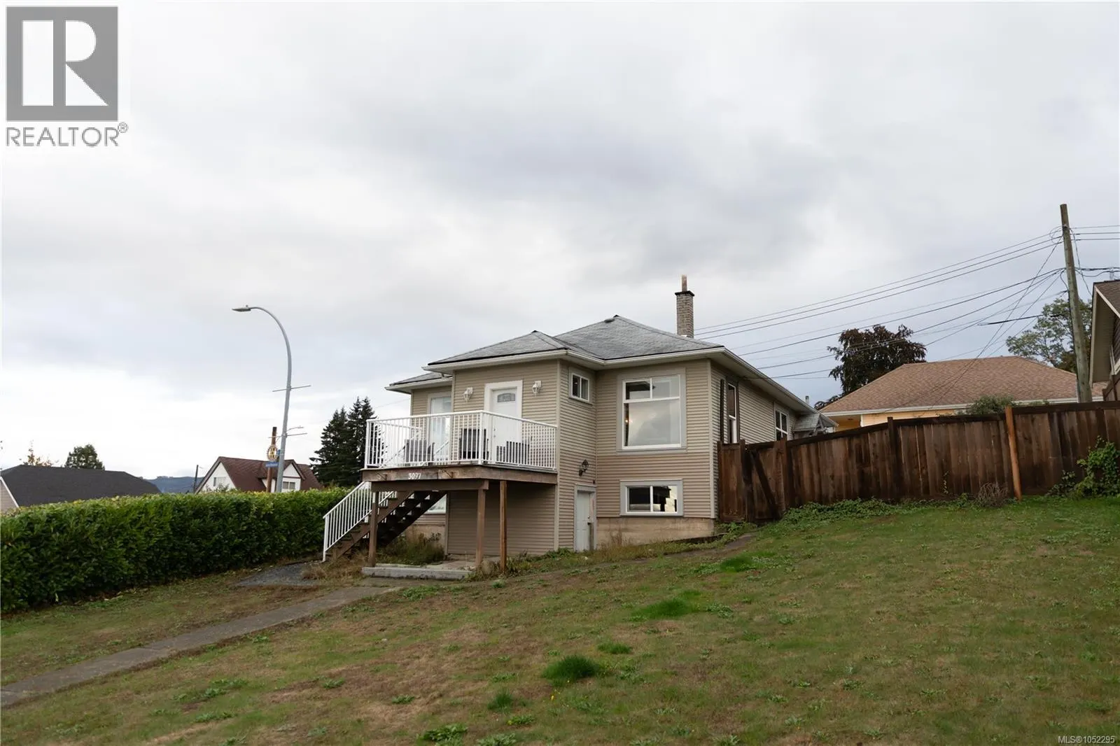3097 6th Ave