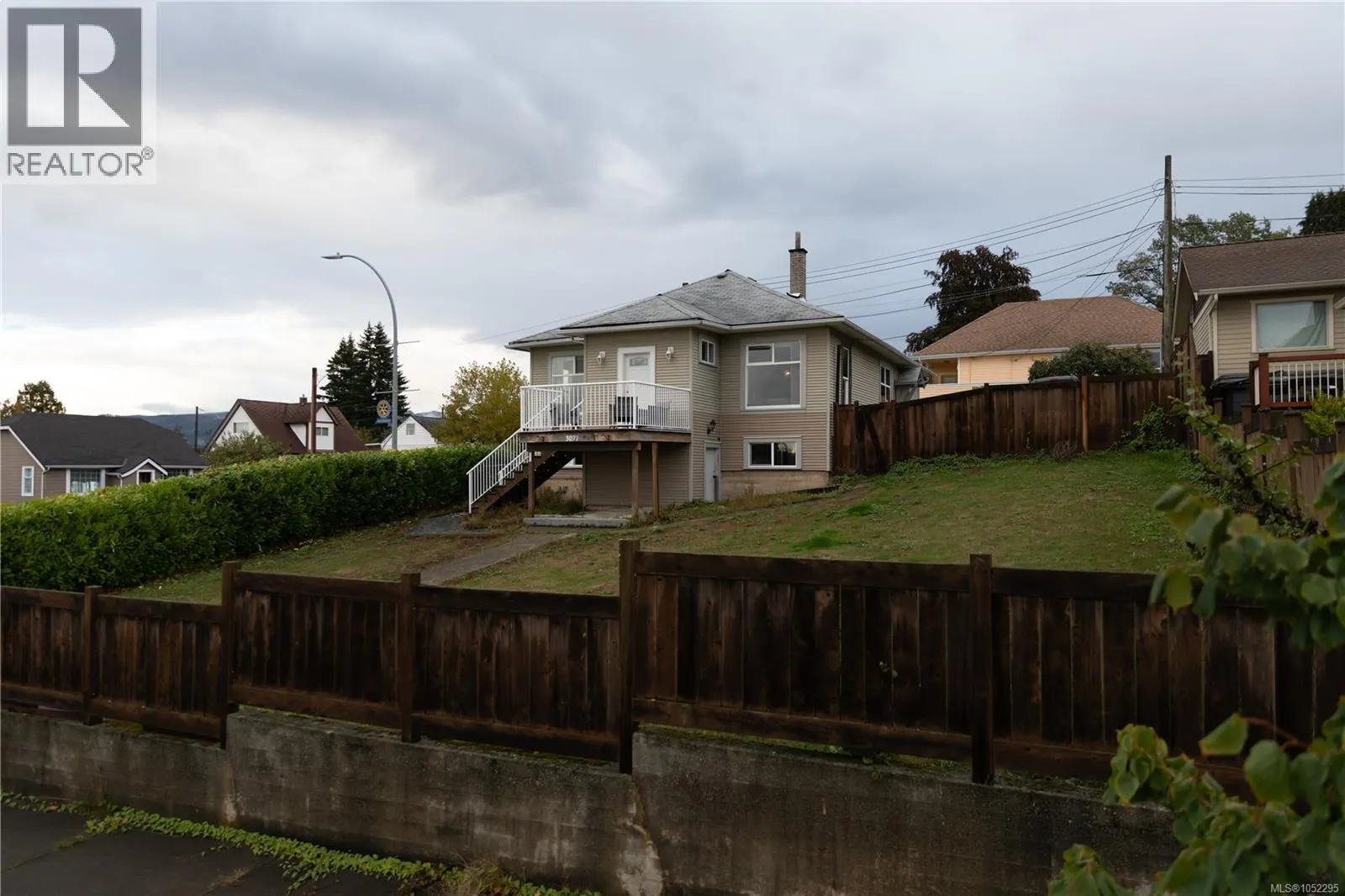 3097 6th Ave
