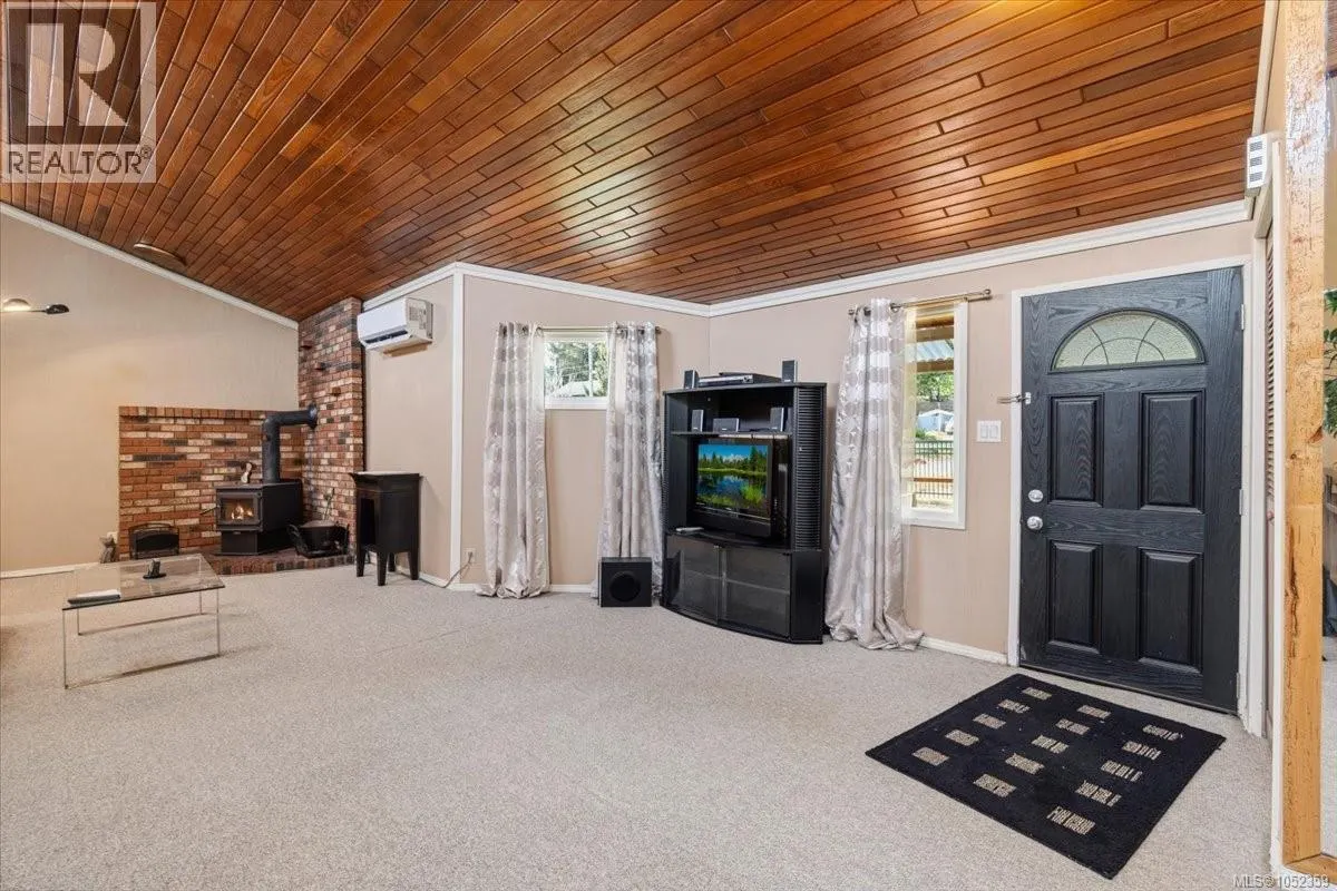 944 POPLAR Way