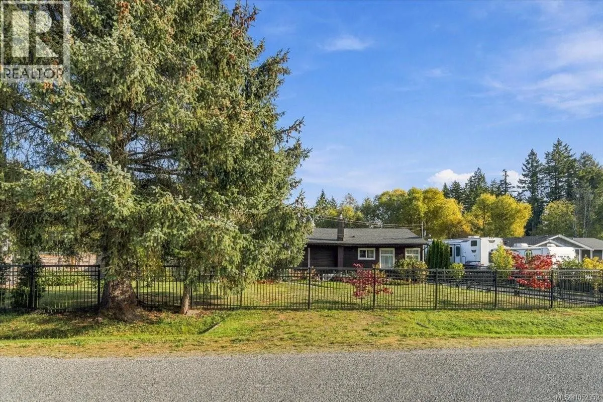 944 POPLAR Way