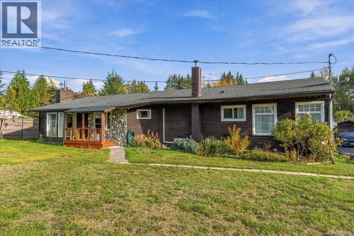 944 POPLAR Way