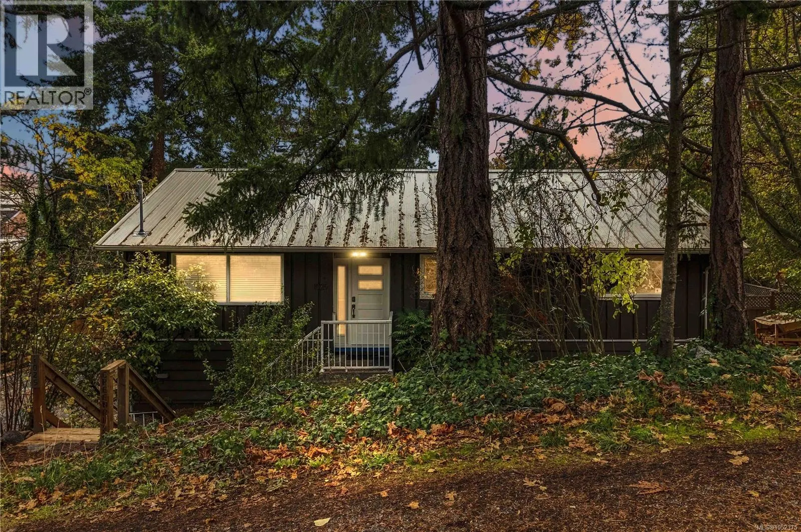 1025 Greenridge Cres