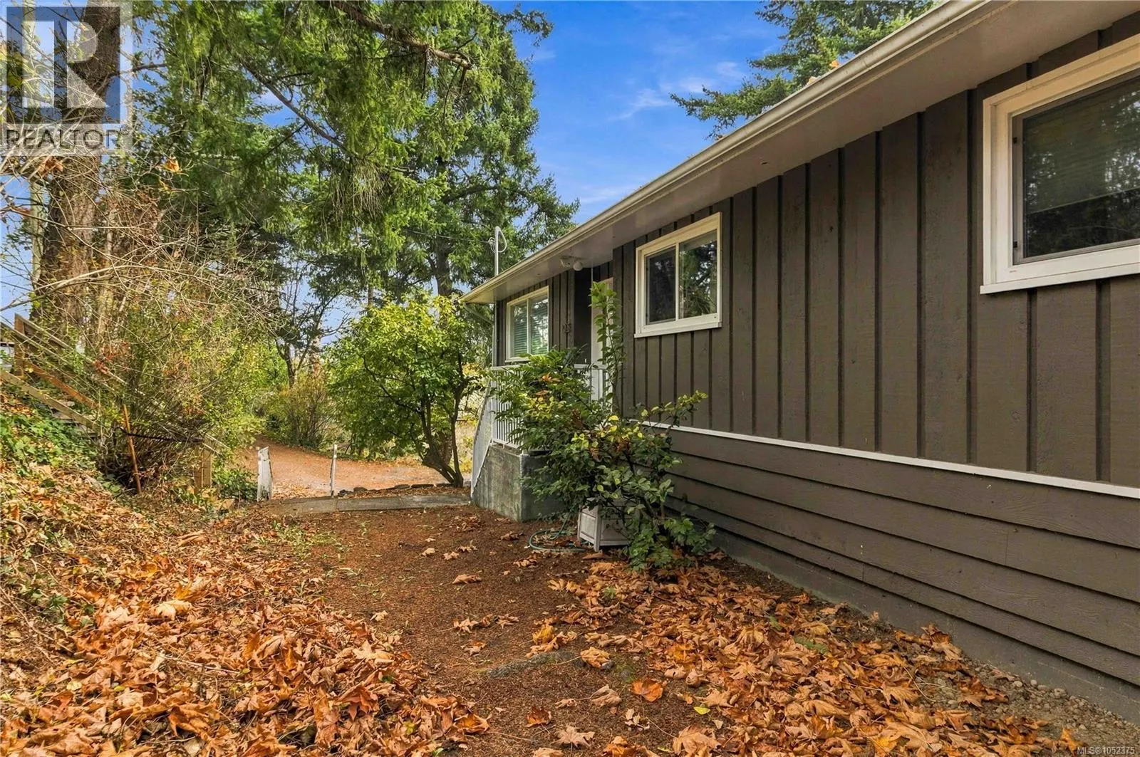 1025 Greenridge Cres