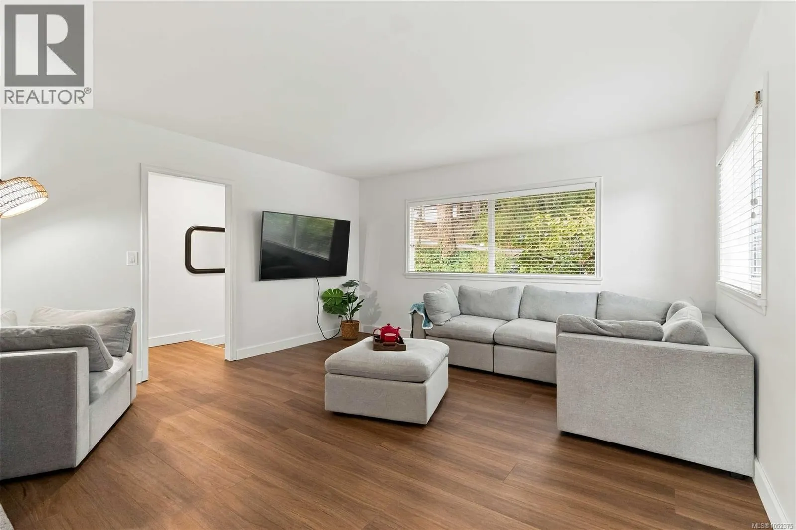 1025 Greenridge Cres