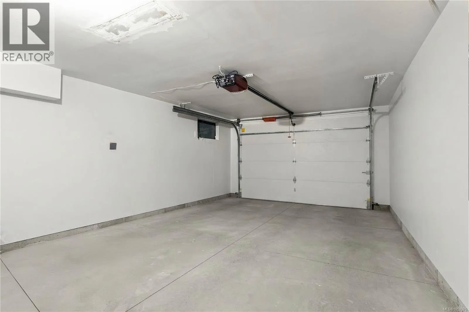 1025 Greenridge Cres