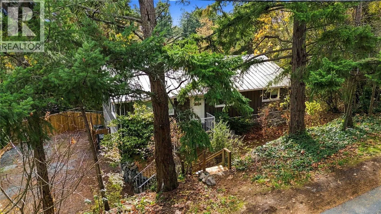 1025 Greenridge Cres