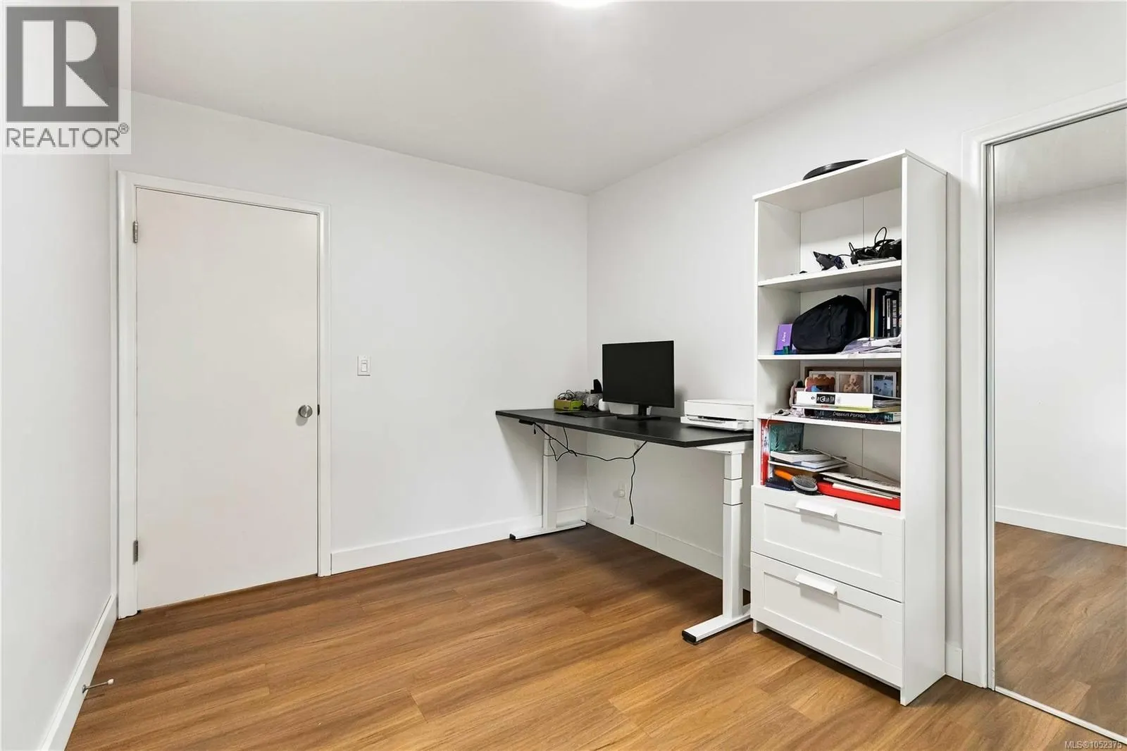 1025 Greenridge Cres
