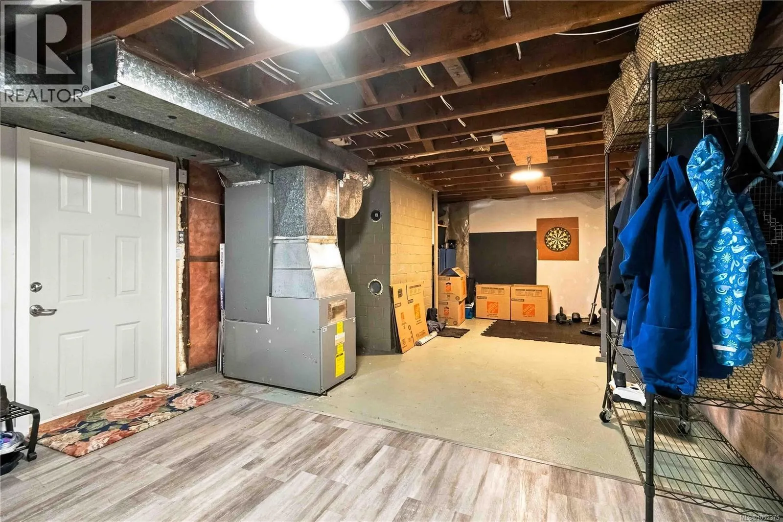 1025 Greenridge Cres