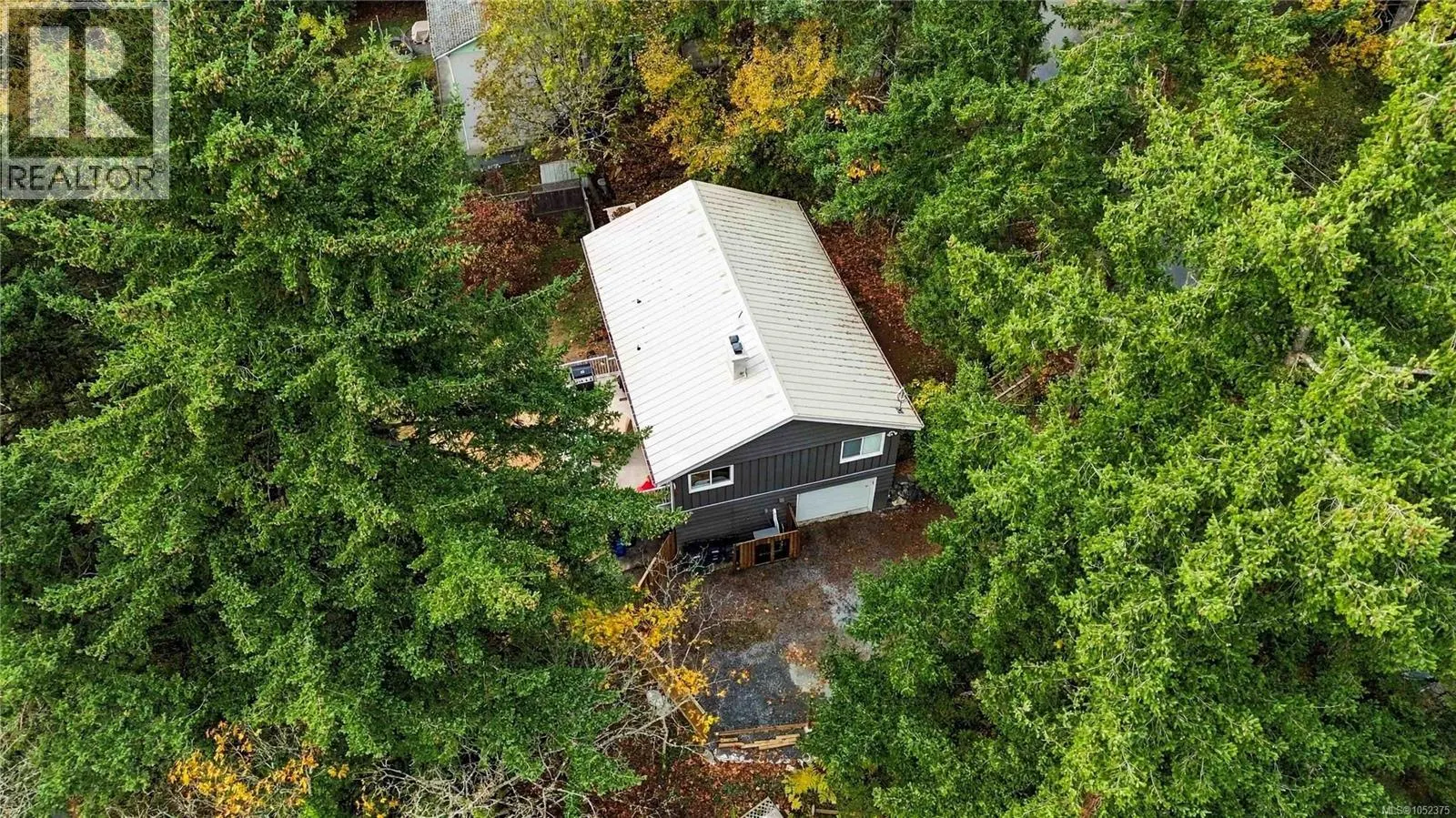 1025 Greenridge Cres
