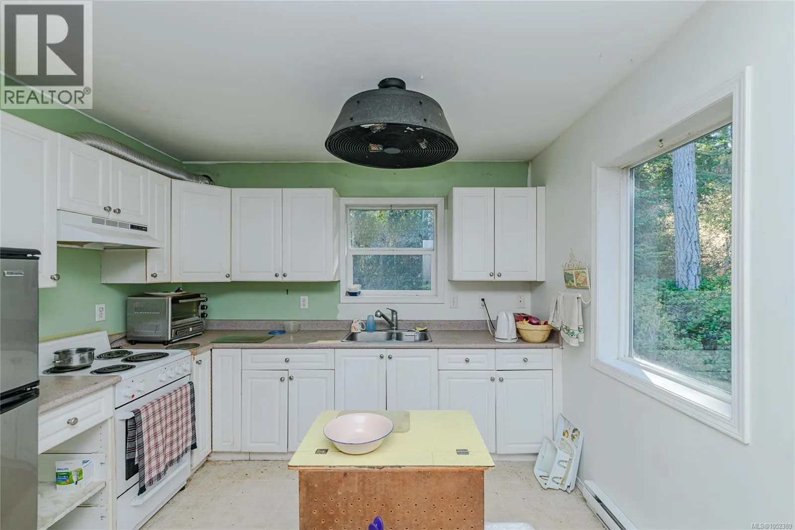 148 Meadow Dr