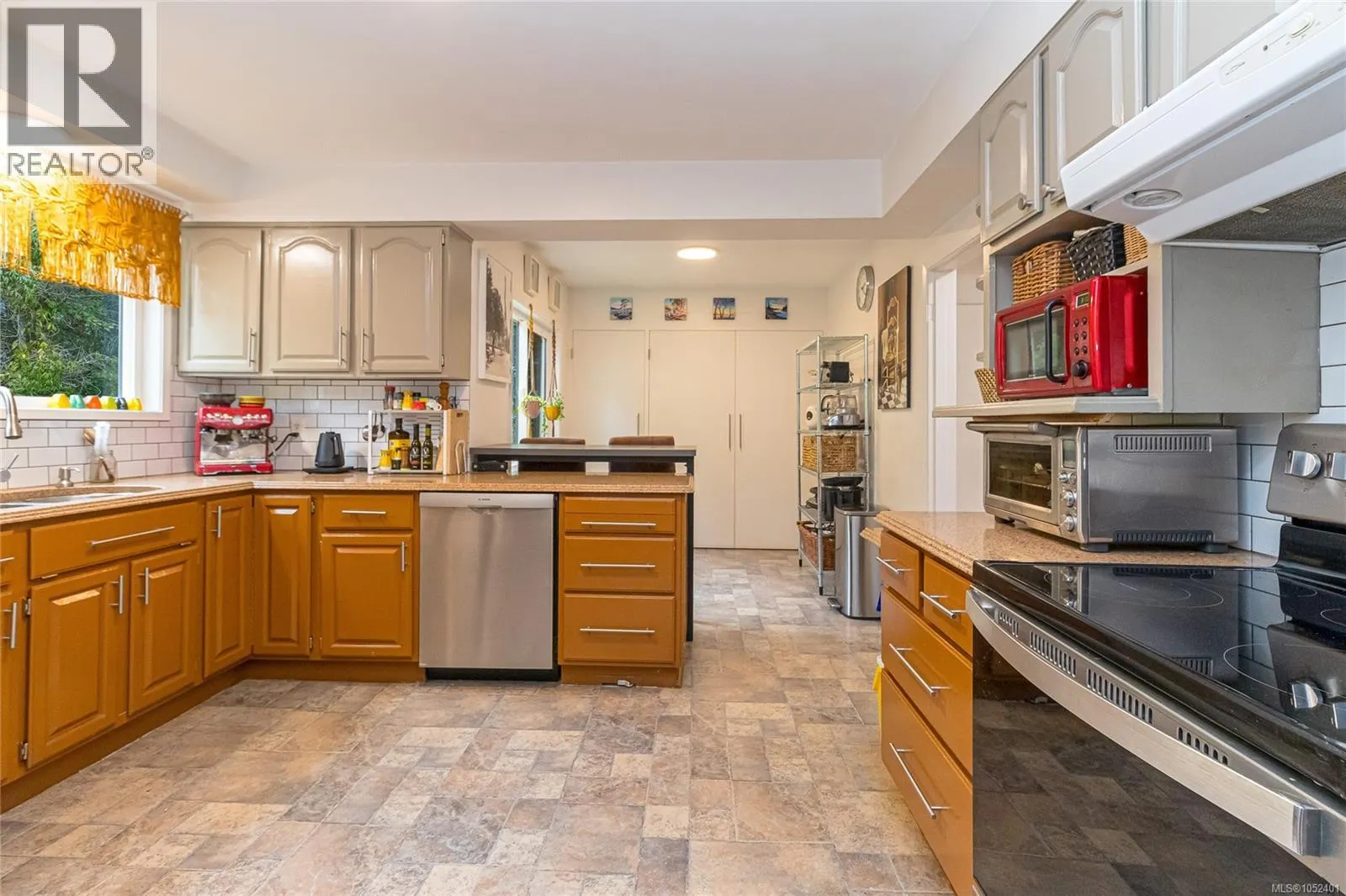 644 Fernhill Rd