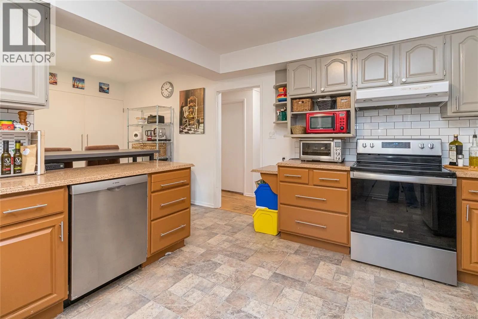 644 Fernhill Rd
