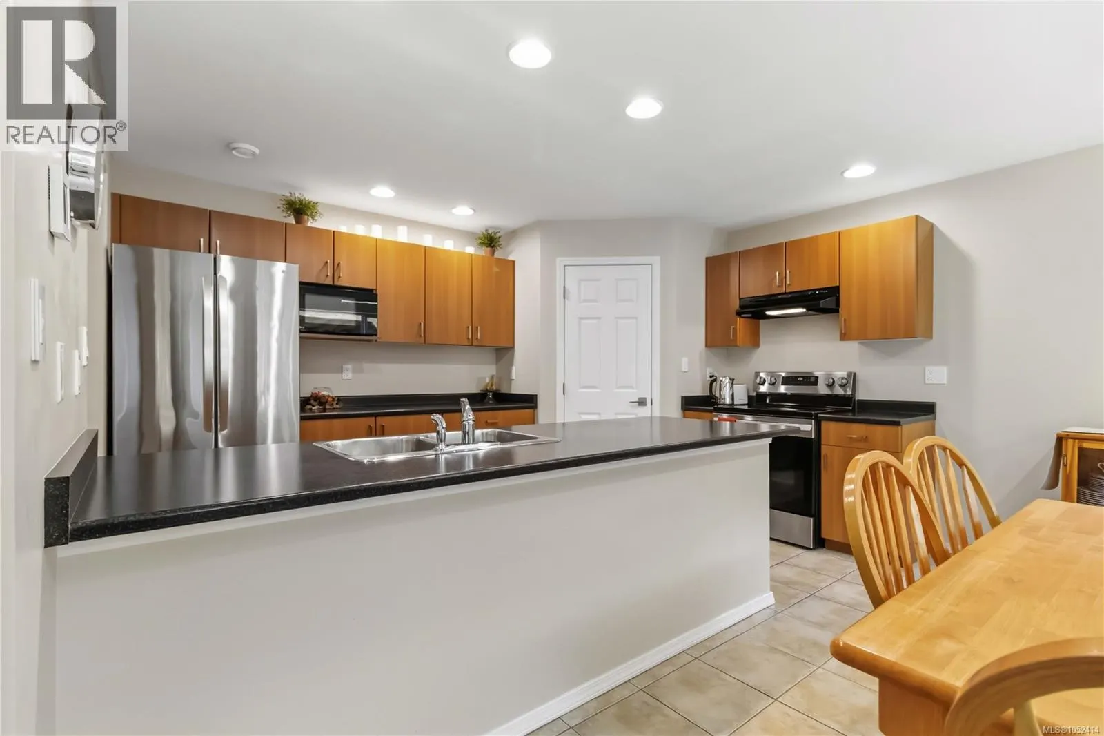 6711 Nott Pl
