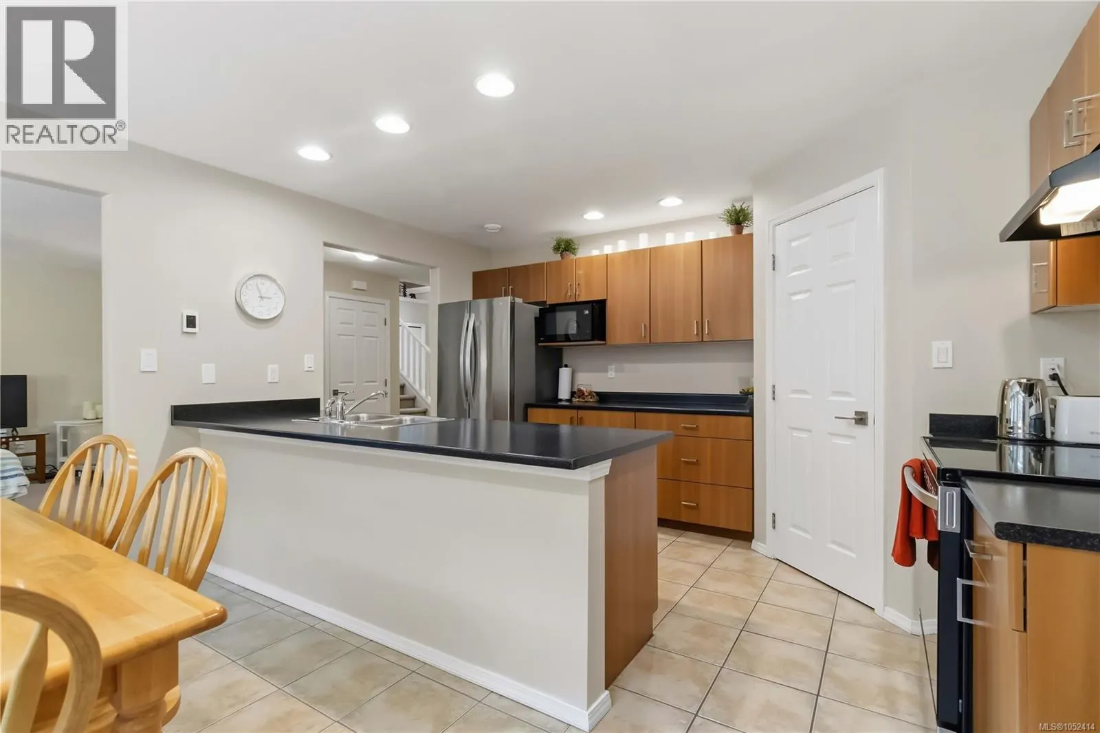 6711 Nott Pl