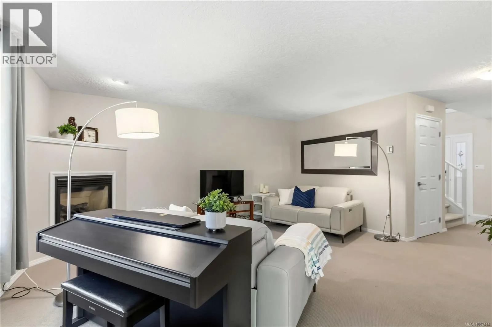 6711 Nott Pl