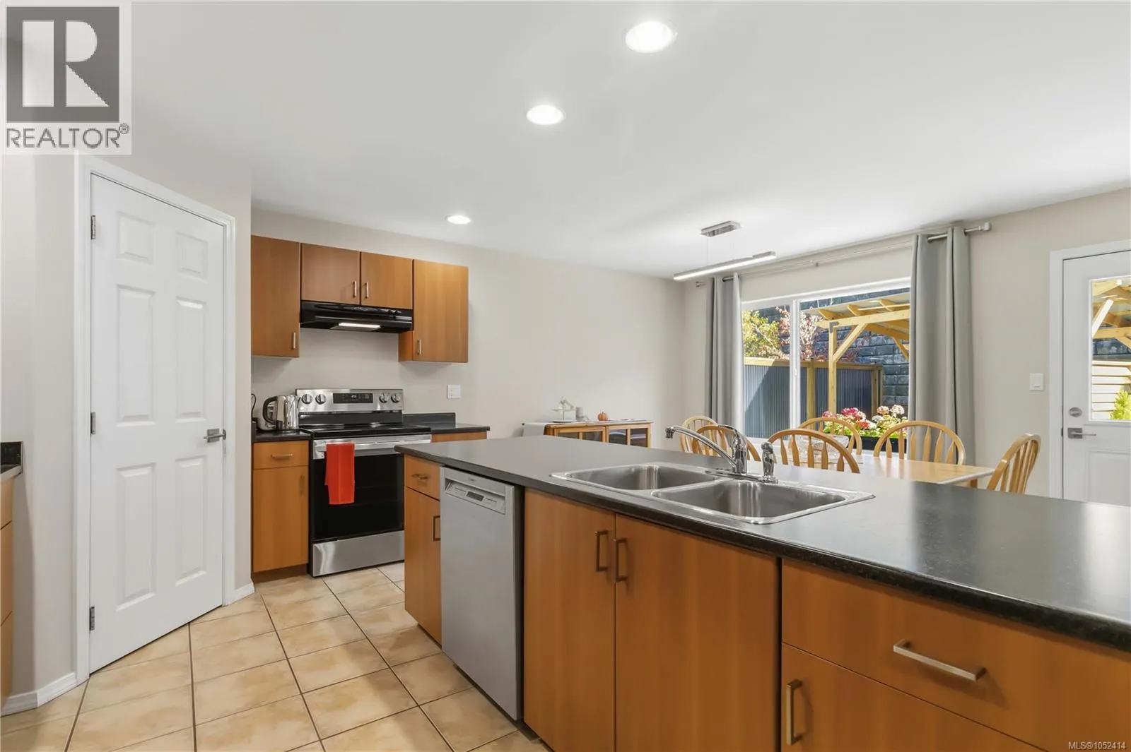 6711 Nott Pl