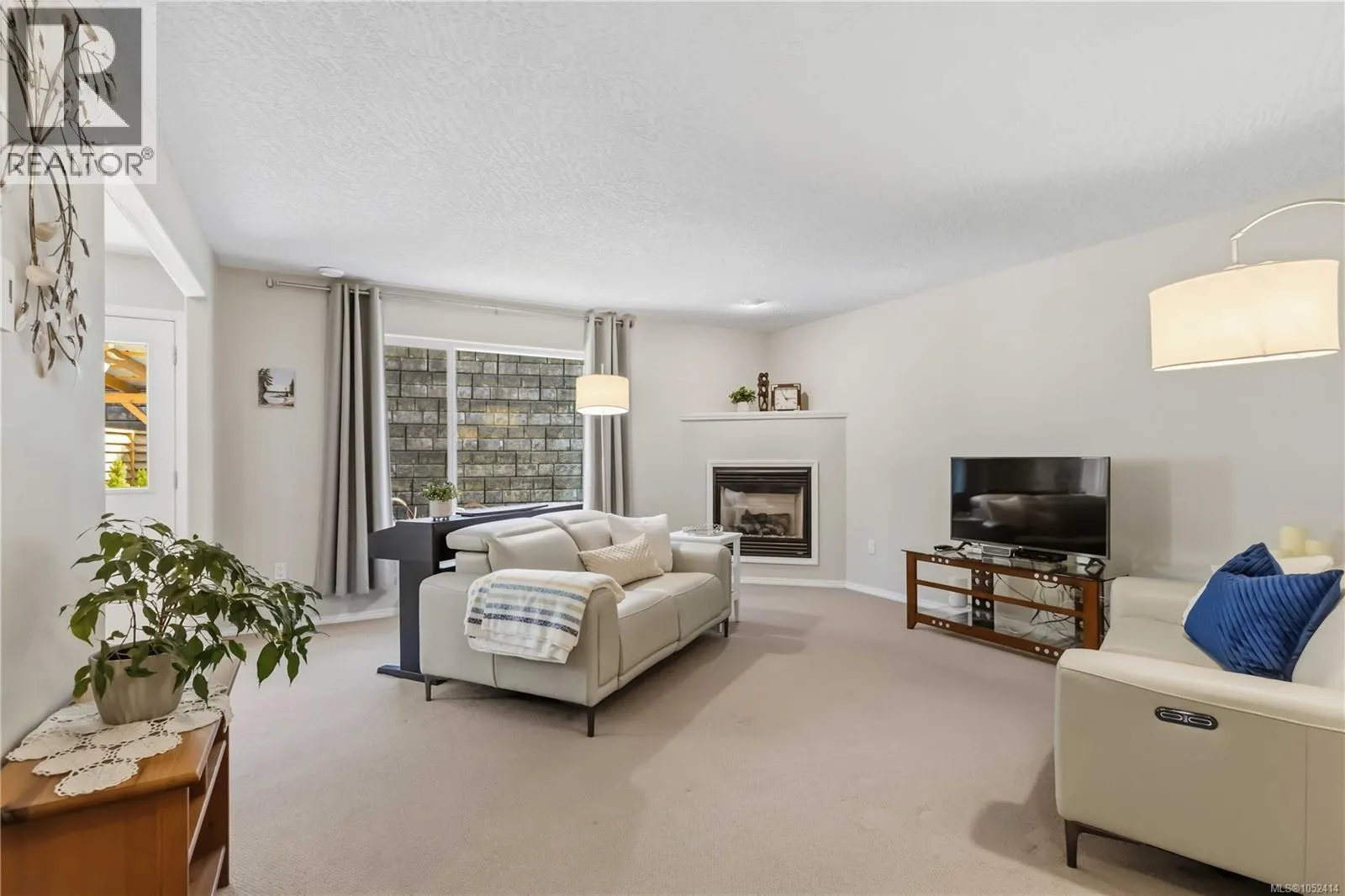 6711 Nott Pl
