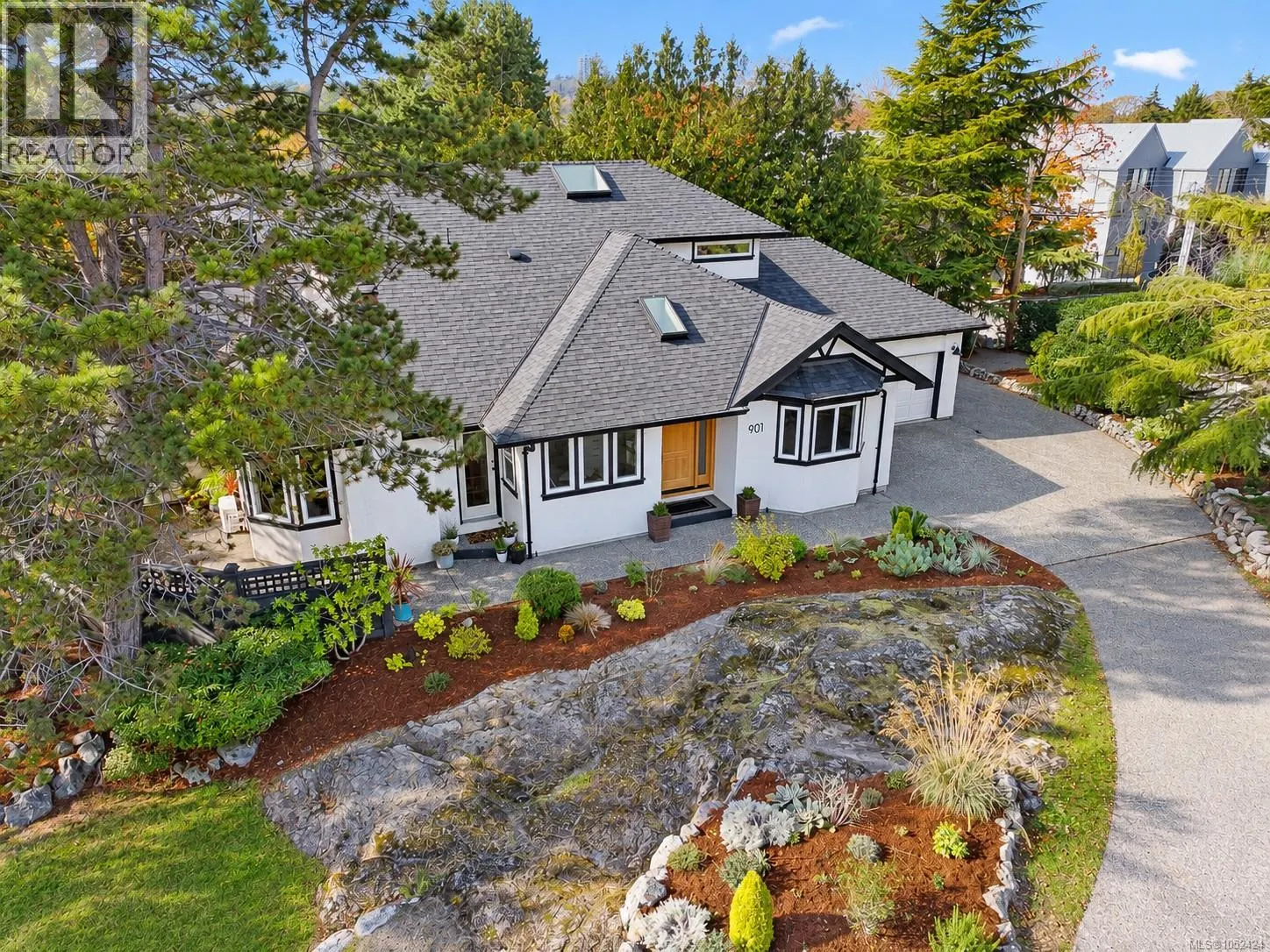 901 Foul Bay Rd