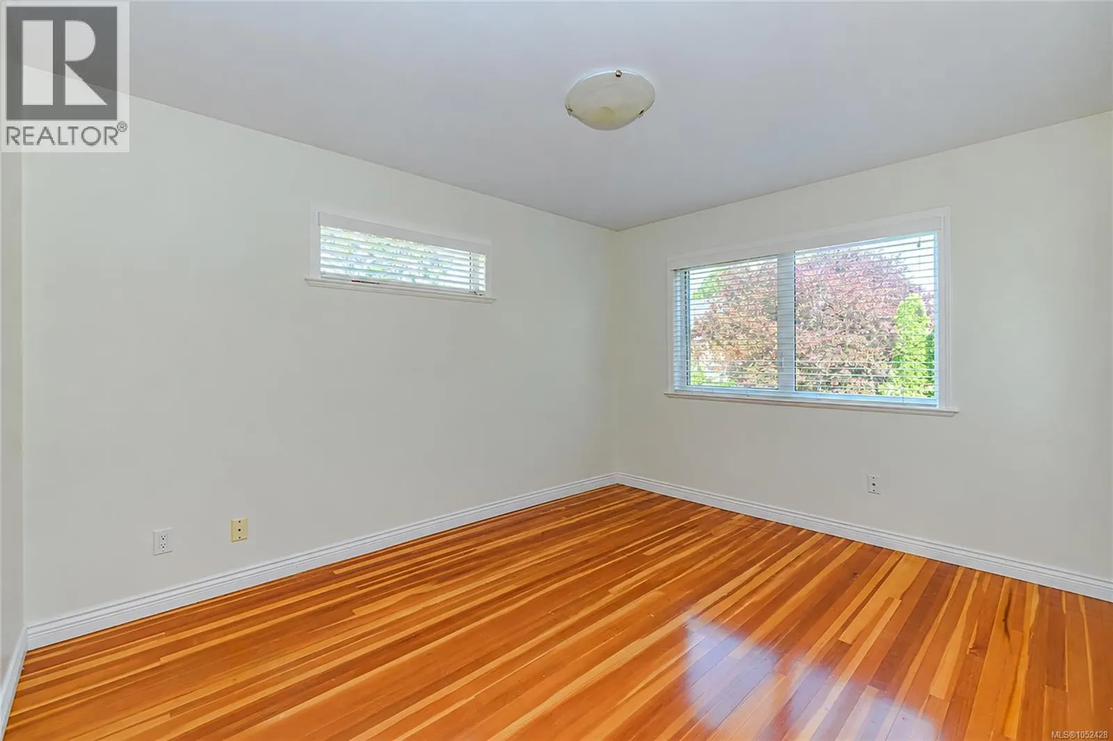 129 Moss St