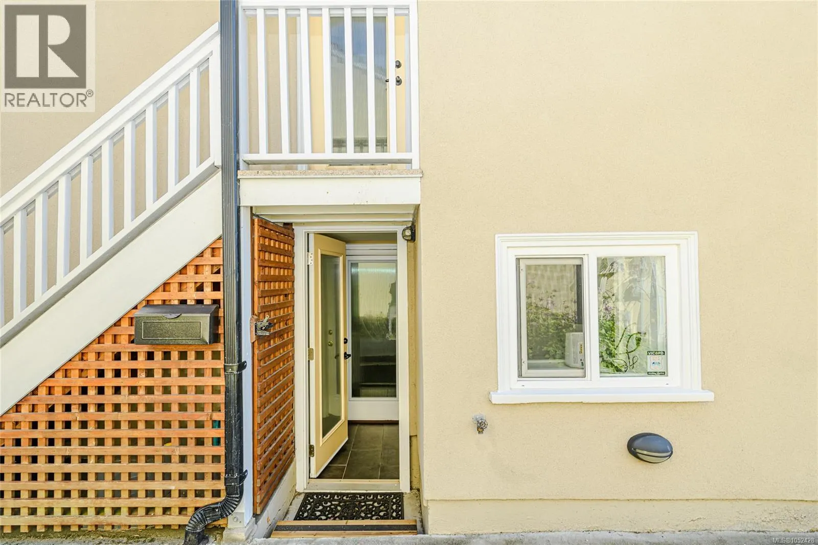 129 Moss St