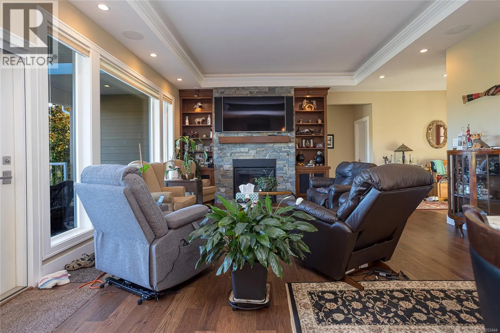 3855 Creekside Dr