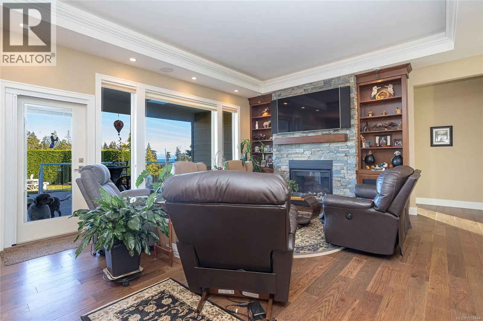 3855 Creekside Dr