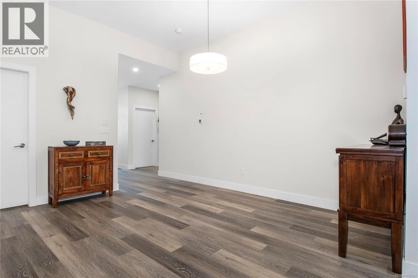 2 200 Nikola Rd