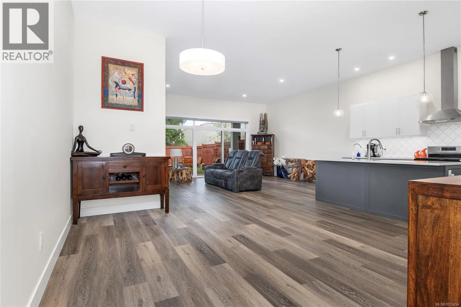 2 200 Nikola Rd