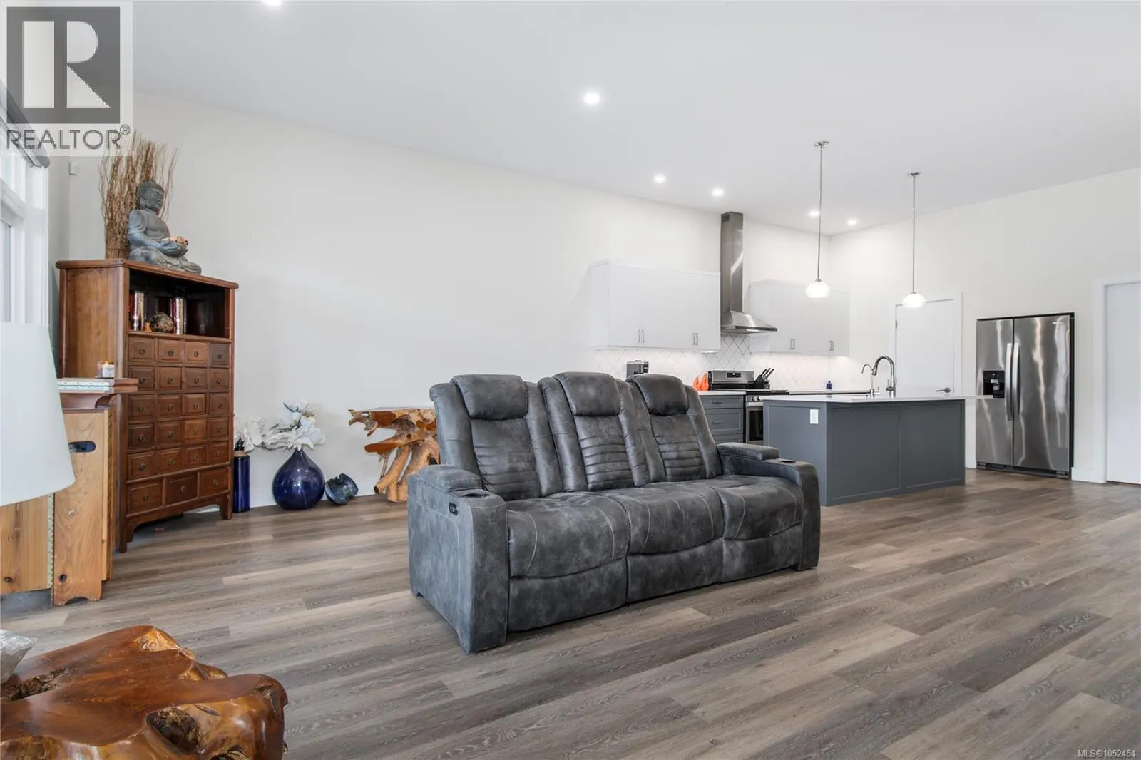 2 200 Nikola Rd
