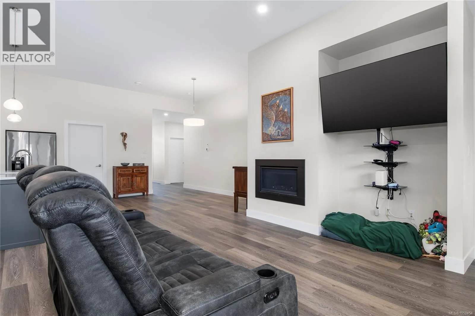 2 200 Nikola Rd
