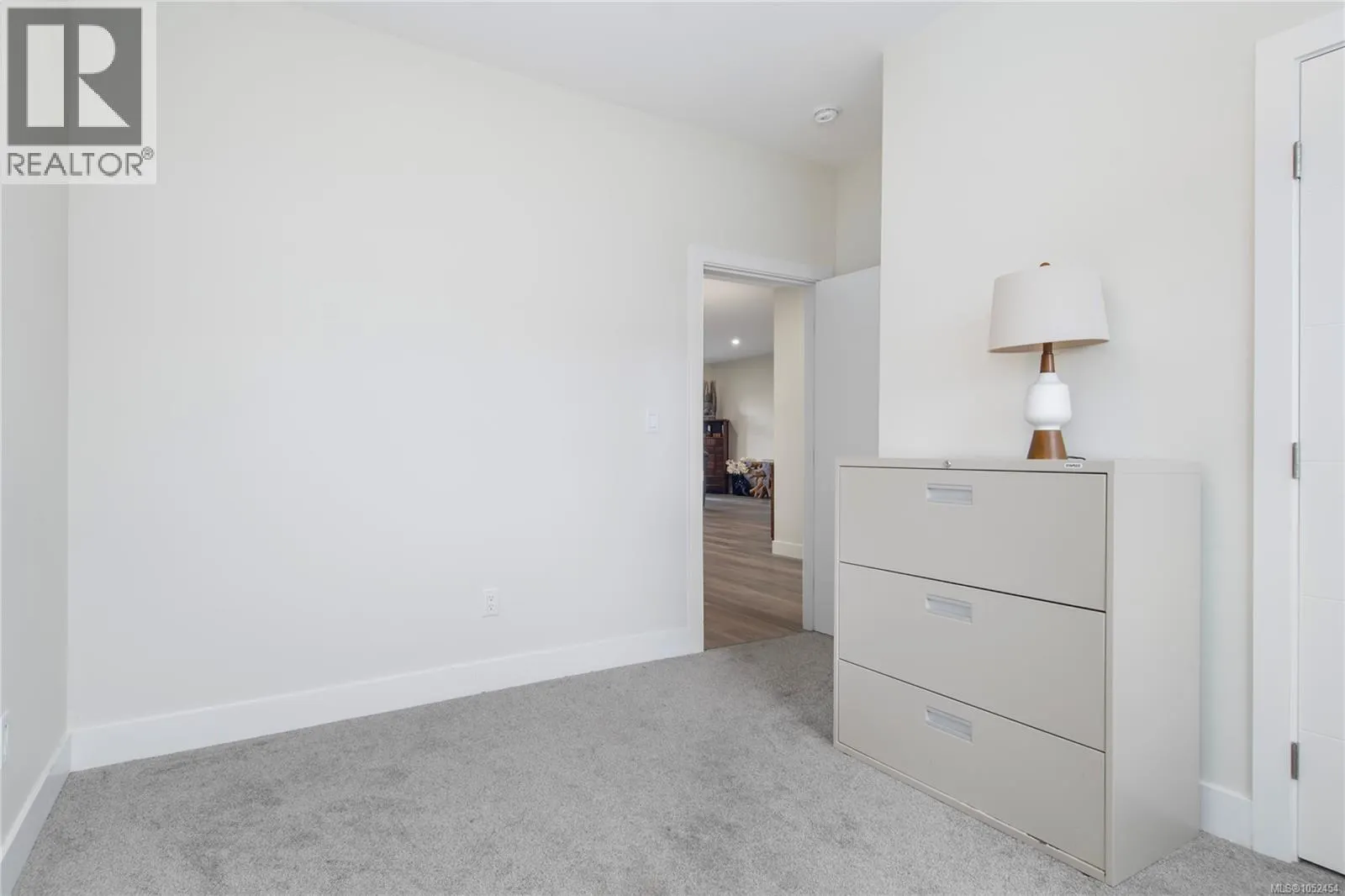 2 200 Nikola Rd